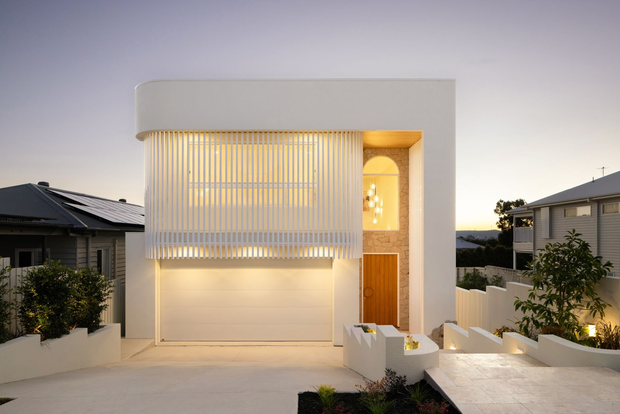 Fingal Street, Tarragindi: Façade at dusk